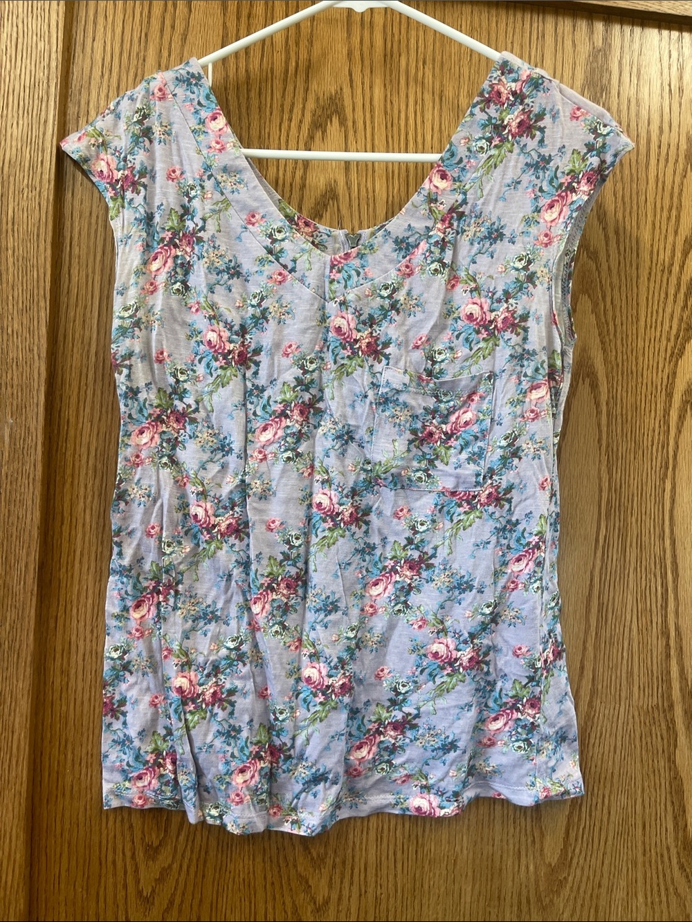 Mossimo Supply Co. Light Blue Floral Scoop Neck Tank with Pocket